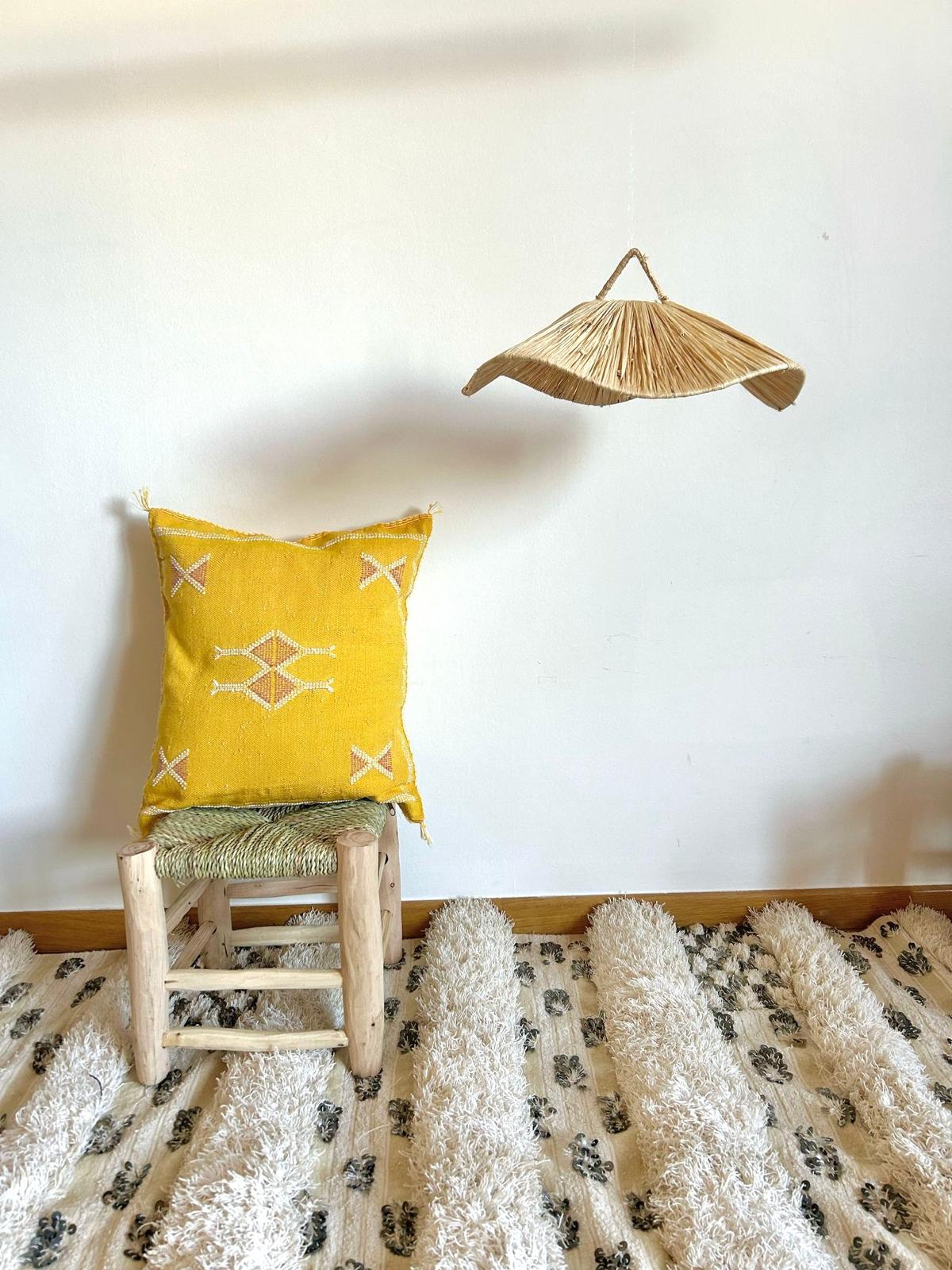 SUSPENSION EN RAPHIA VAGUELETTE 40 CM MODÈLE SKOURA