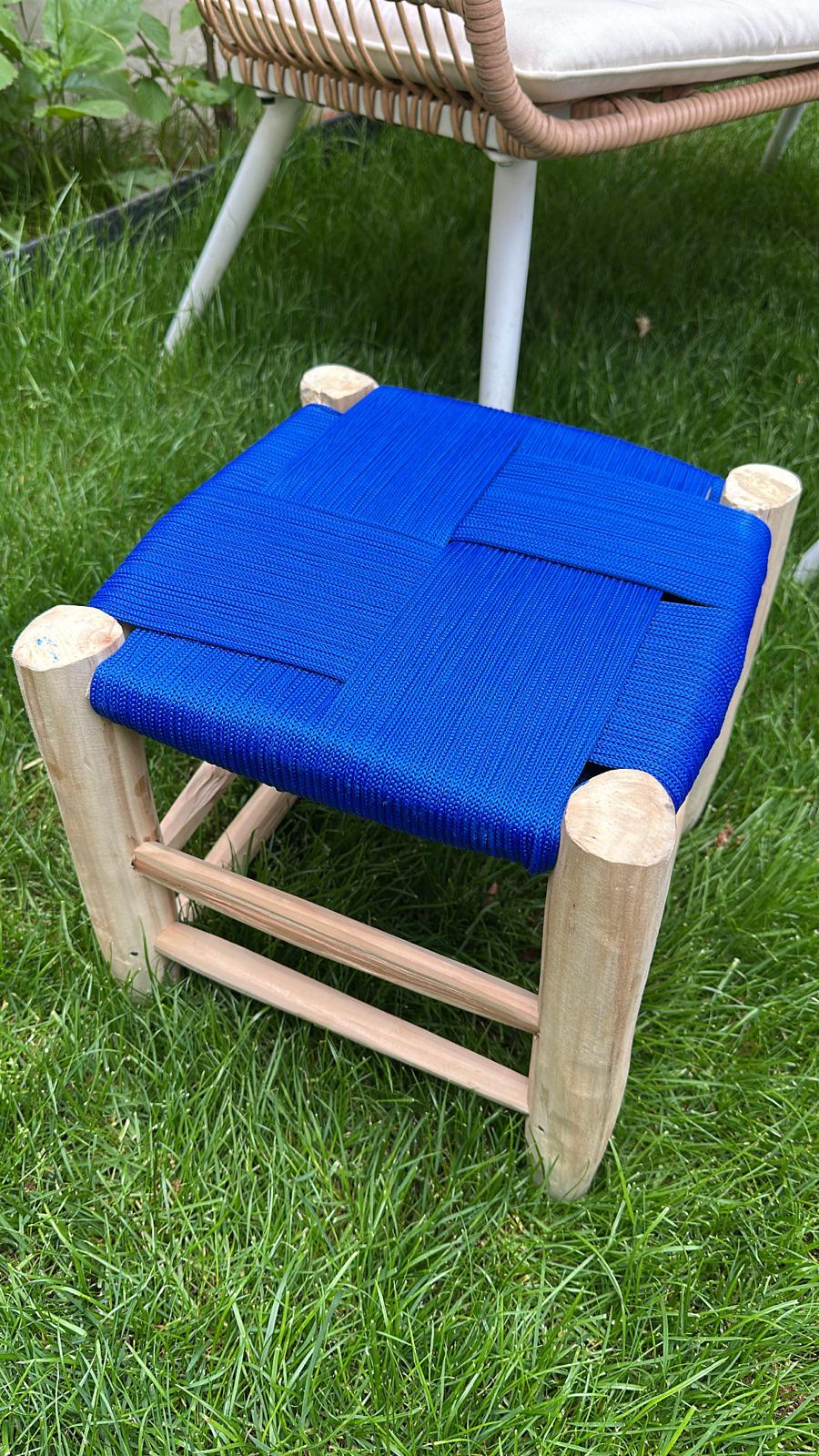 TABOURET EN FIL BLEU MAJORELLE ET BOIS NATUREL 30x30CM – Image 2
