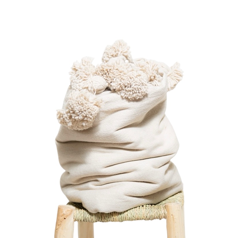 PLAID JETÉ DE LIT À POMPONS BEIGE MODÈLE NAÏMA