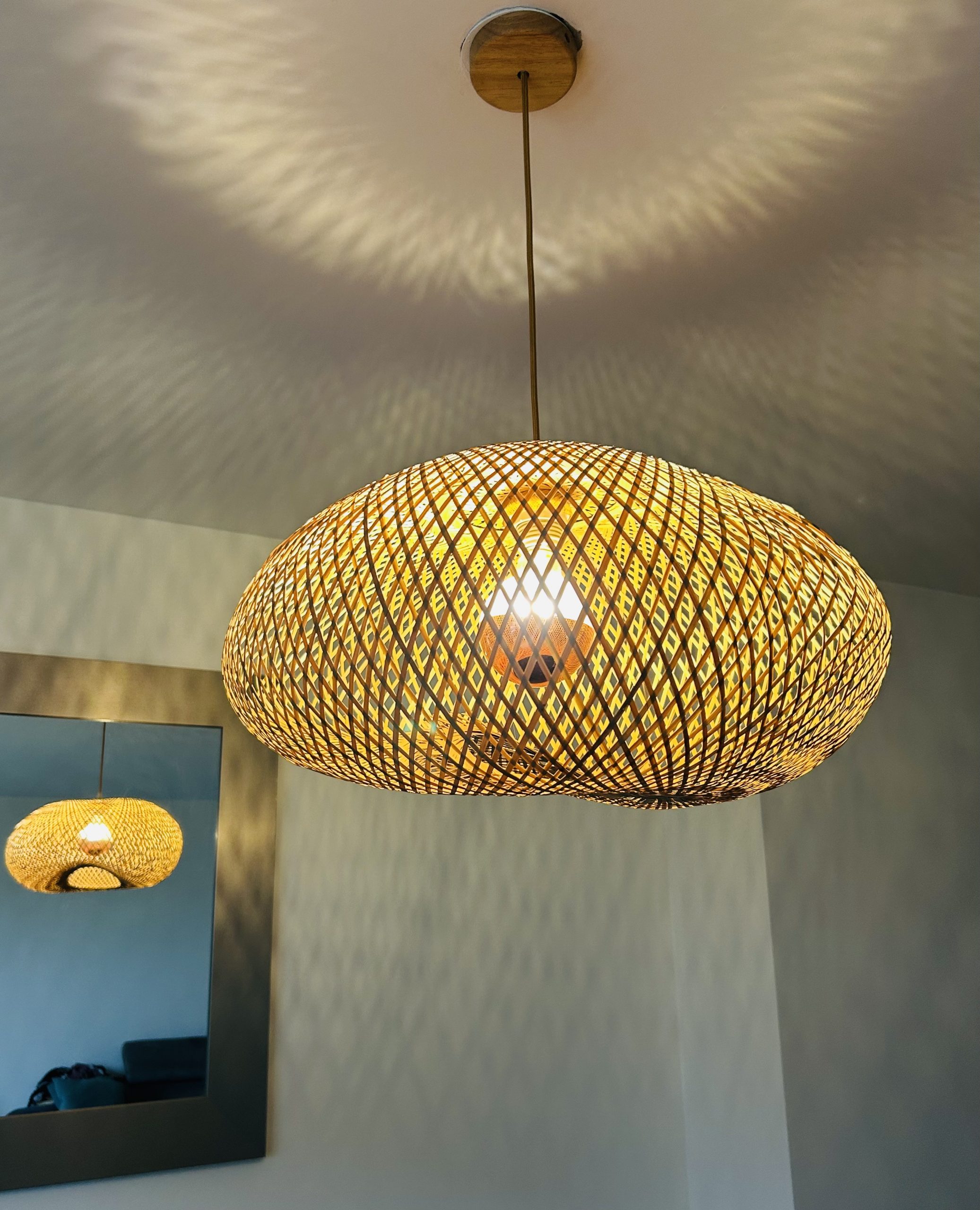 SUSPENSION TRESSÉE EN ROTIN FAIT MAIN SYSTÈME ÉLECTRIQUE FOURNI