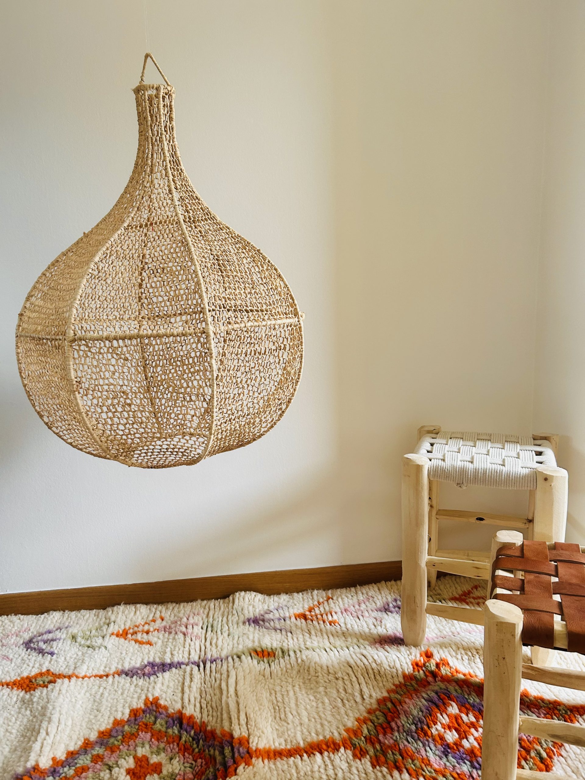 SUSPENSION MAROCAINE EN DENTELLE DE RAPHIA POIRE – Image 3