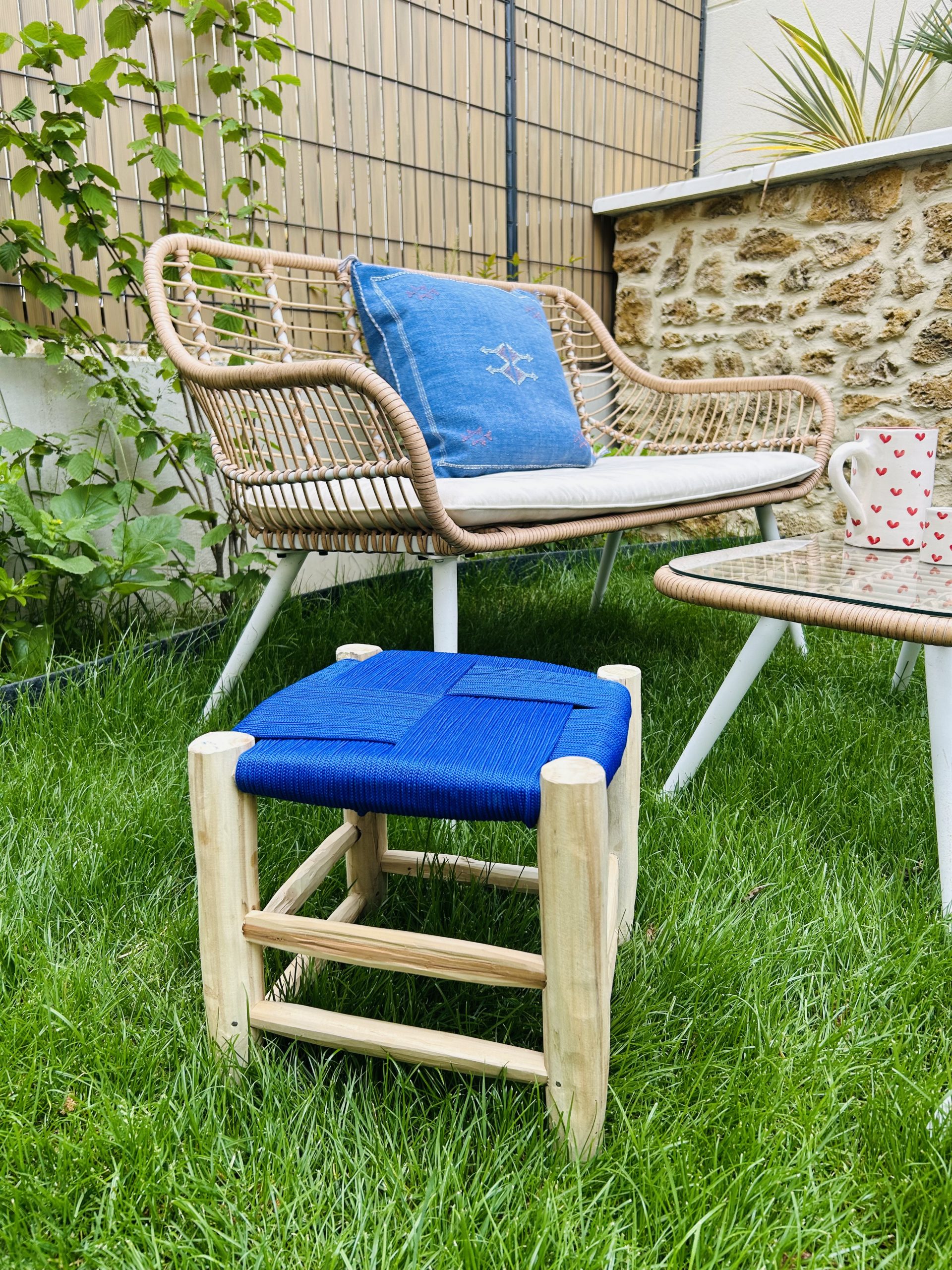 TABOURET EN FIL BLEU MAJORELLE ET BOIS NATUREL 30x30CM