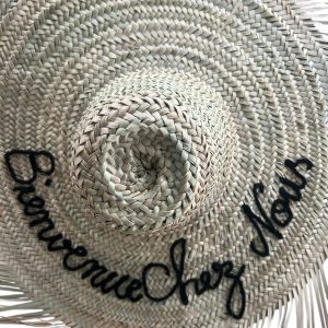 GRAND CHAPEAU DE PAILLE À FRANGES 80 CM « BIENVENUE CHEZ NOUS »