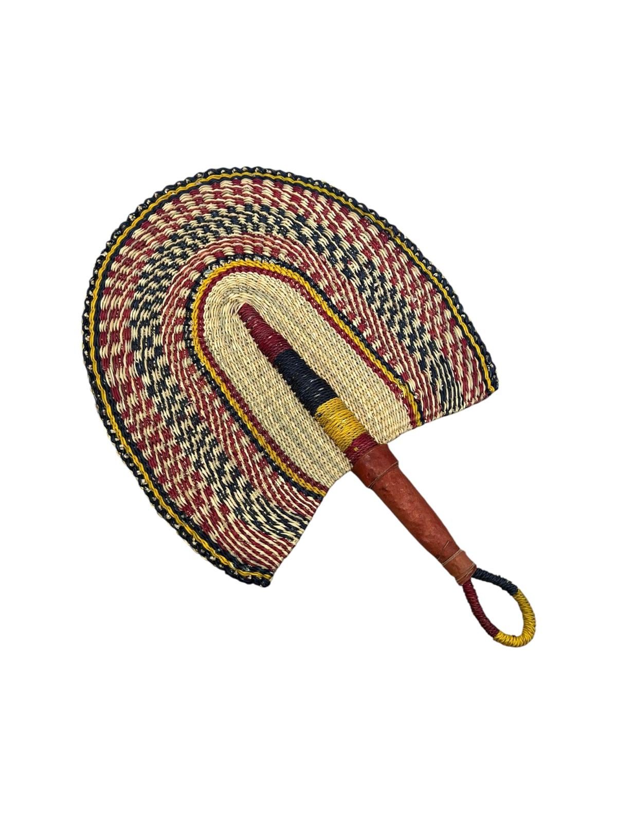 ÉVENTAIL TRESSÉ BOLGA AFRICAIN MURAL EN HERBIER MULTICOULEUR MODÈLE BOGATENGA GHANA #03