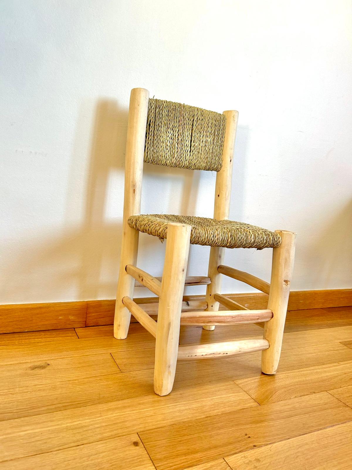 CHAISE ENFANT EN DOUM ET BOIS NATUREL MAROCAIN FAIT MAIN – Image 4