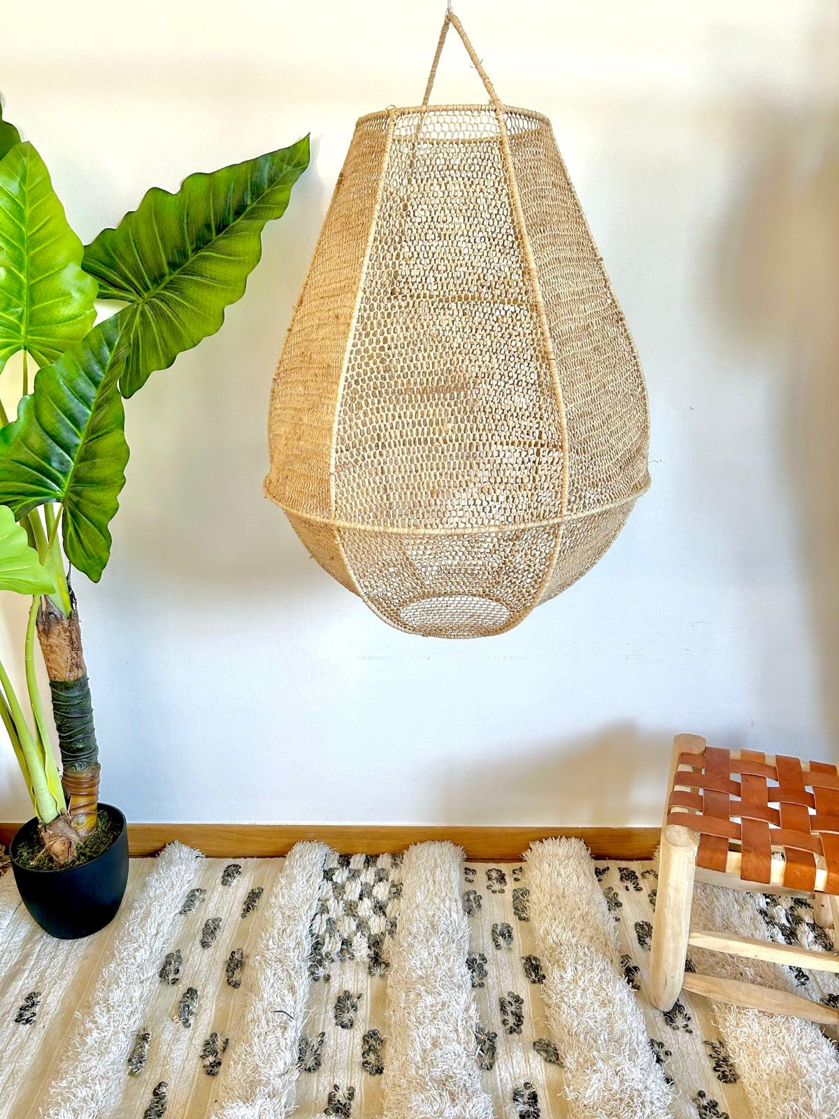 SUSPENSION MAROCAINE EN DENTELLE DE RAPHIA PYRAMIDE H60