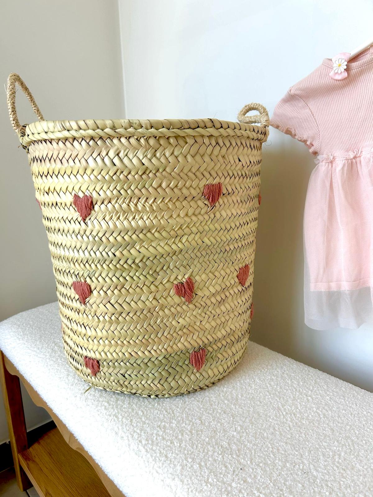 PANIER DE RANGEMENT MAROCAIN PAILLE CŒUR ROSE RONDE 40CM – Image 2