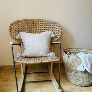 HOUSSE DE COUSSIN À POMPONS BEIGE 50x50 MODÈLE NAÏMA