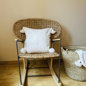 HOUSSE DE COUSSIN À POMPONS BLANC 50x50 MODÈLE NAÏMA