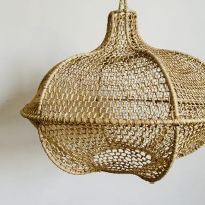 SUSPENSION MAROCAINE EN DENTELLE DE RAPHIA POIRE H30