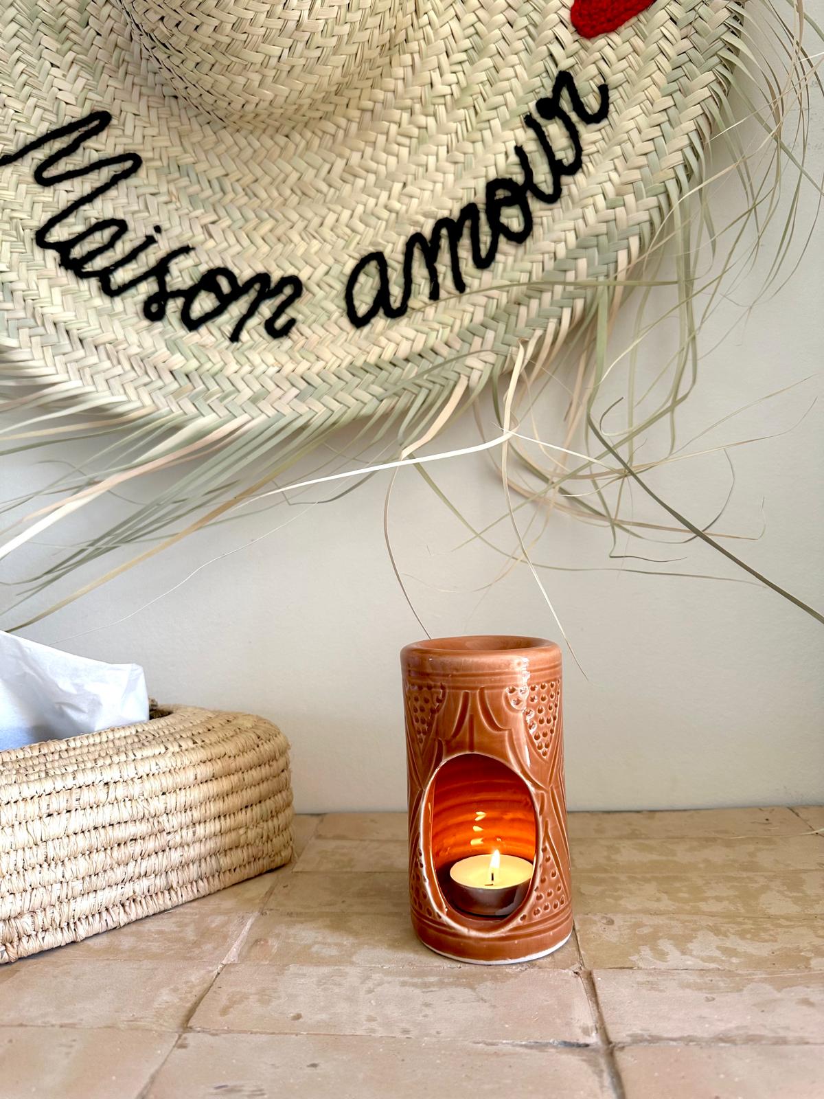 Coffret cadeau senteur d’intérieur - Brûle parfum, Huile à brûler et Bougie – Image 9