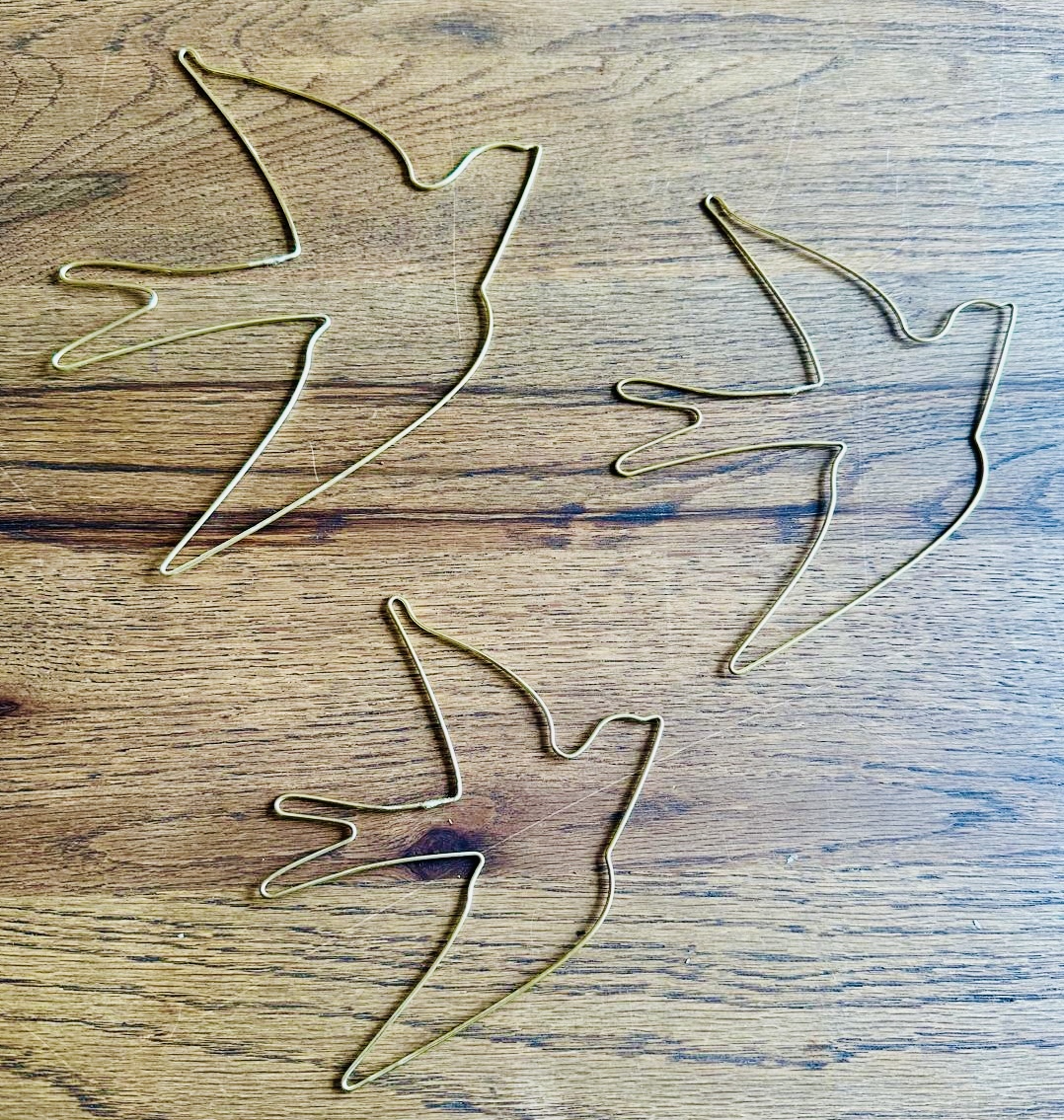 OISEAUX VOLANTS EN LAITON - DÉCORATION MURALE ARTISANALE