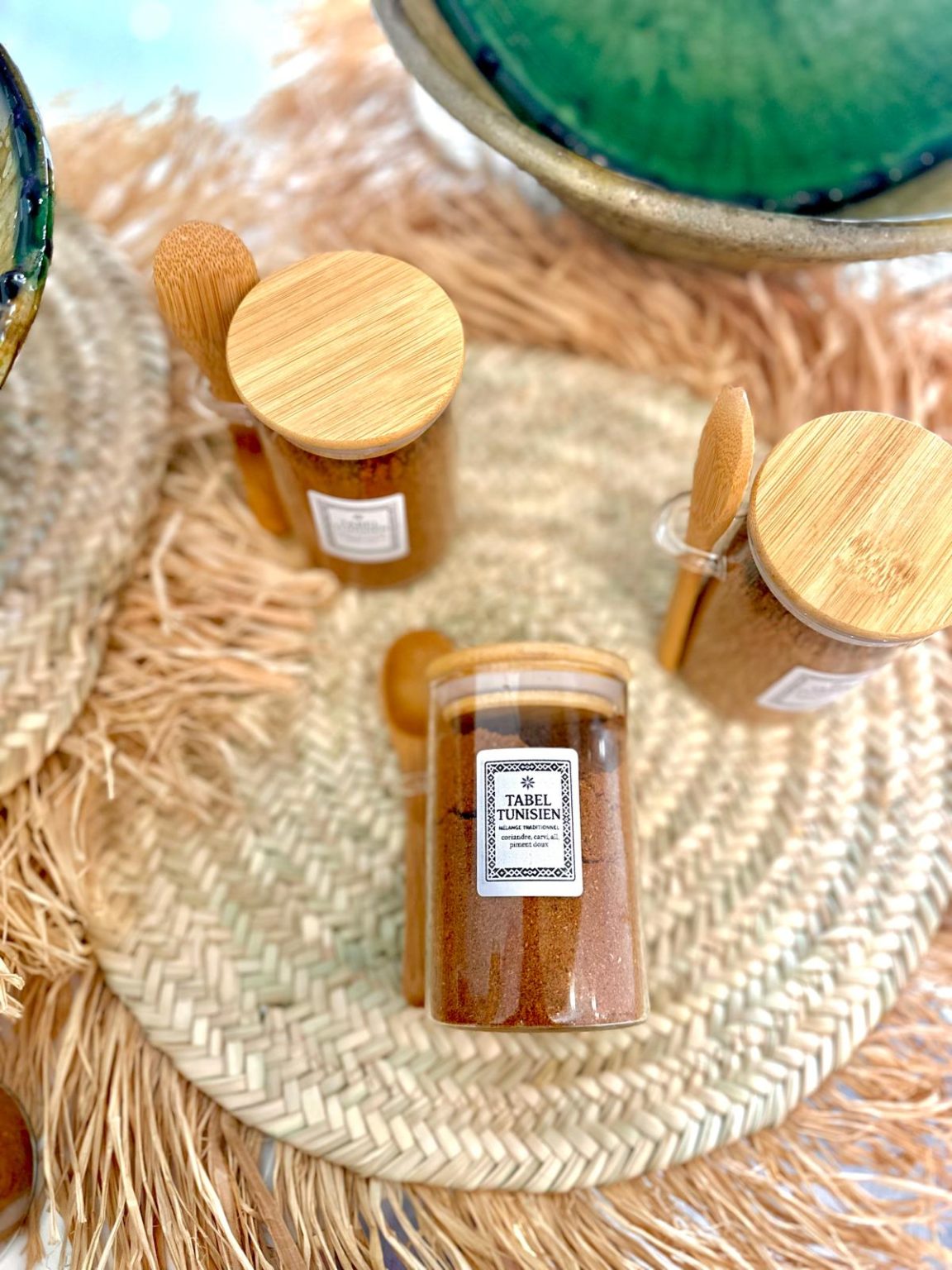 3 pots de présentation de mélange d'épices, le fameux Tabel tunisien.