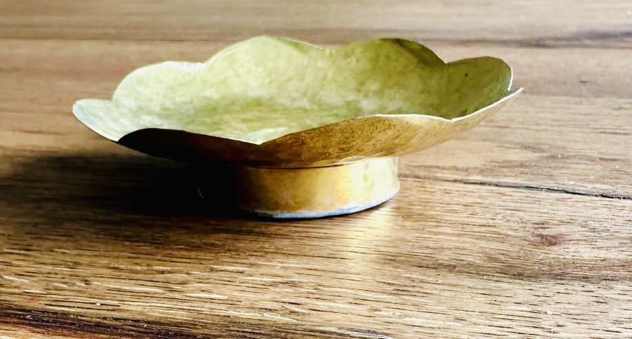 PORTE-SAVON DORÉ EN LAITON PORTE-SAVON DORÉ EN LAITON PORTE-SAVON DORÉ EN LAITON CUIVRE FORME FLEUR CUIVRE FORME FLEUR C PORTE-SAVON DORÉ EN LAITON CUIVRE FORME FLEUR UIVRE FORME FLEUR