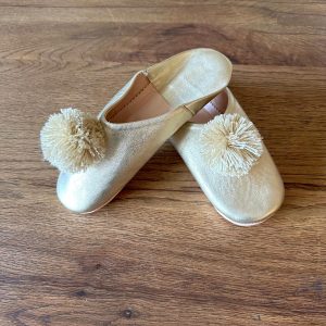 Chausson marocain femme en cuir doré à pompons