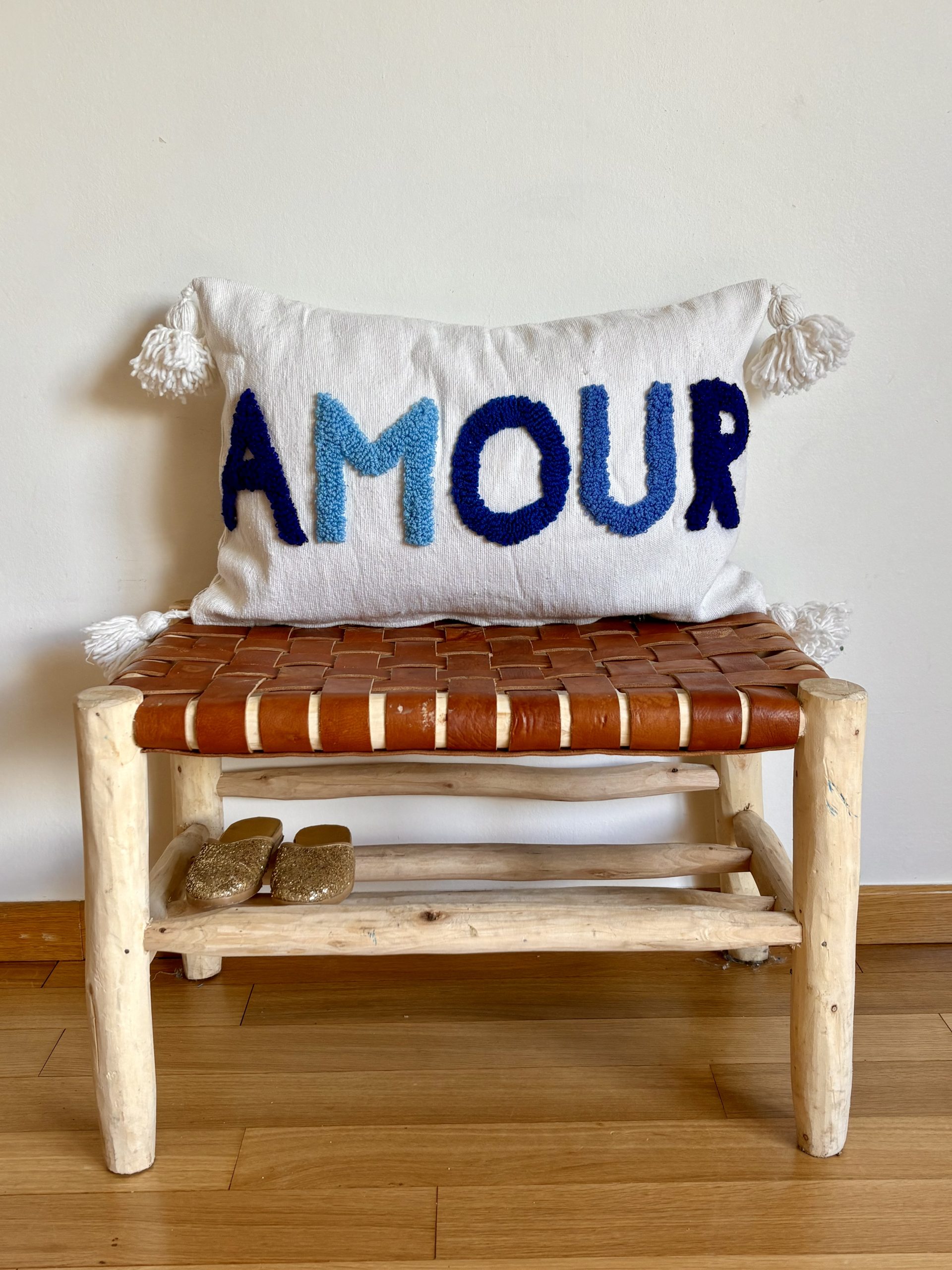 HOUSSE DE COUSSIN MAROCAIN 60x40 EN COTON « AMOUR » BLEU MAJORELLE