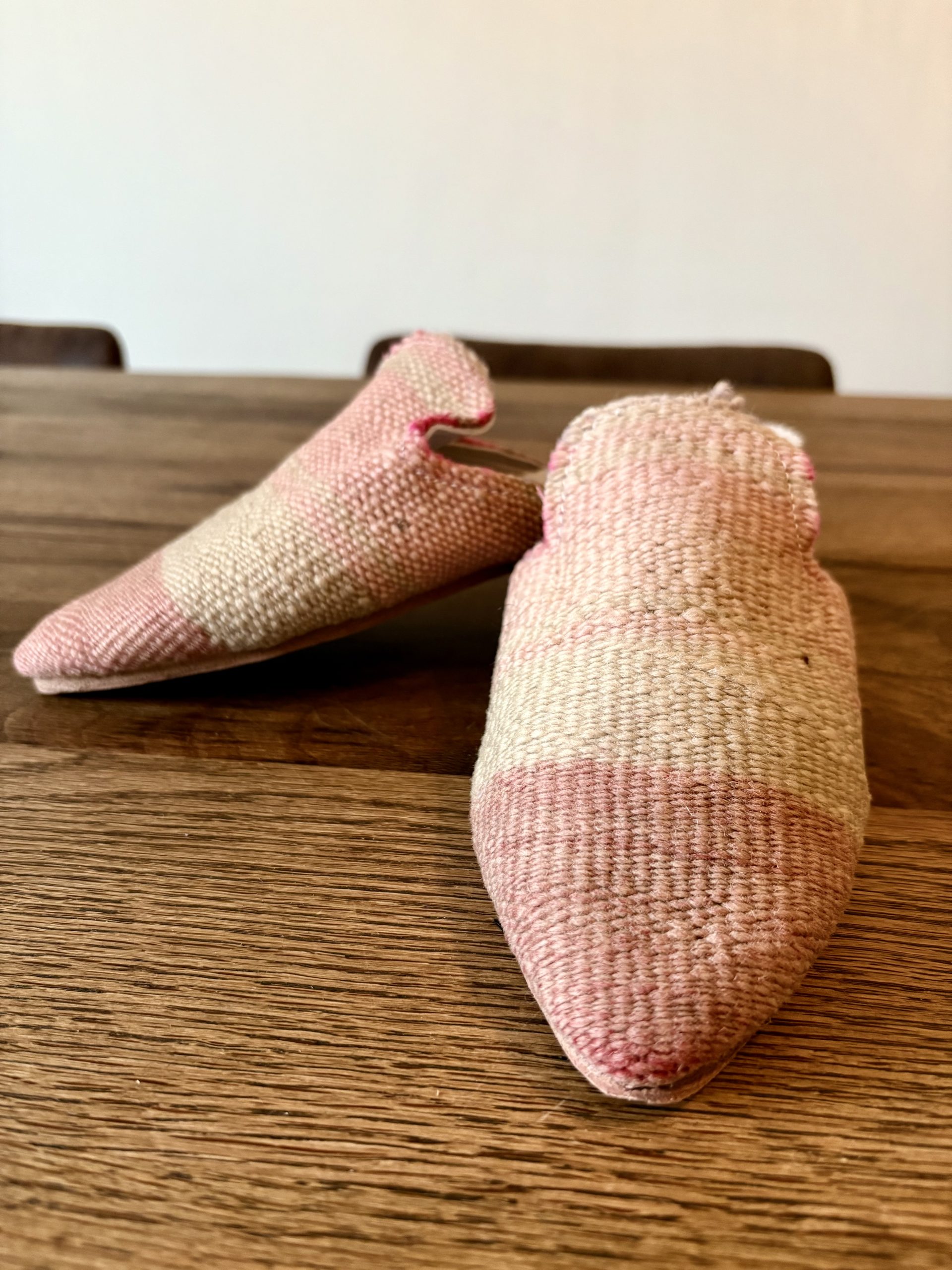 Babouche marocaine en laine coloré avec semelle en cuir - Orange Rose