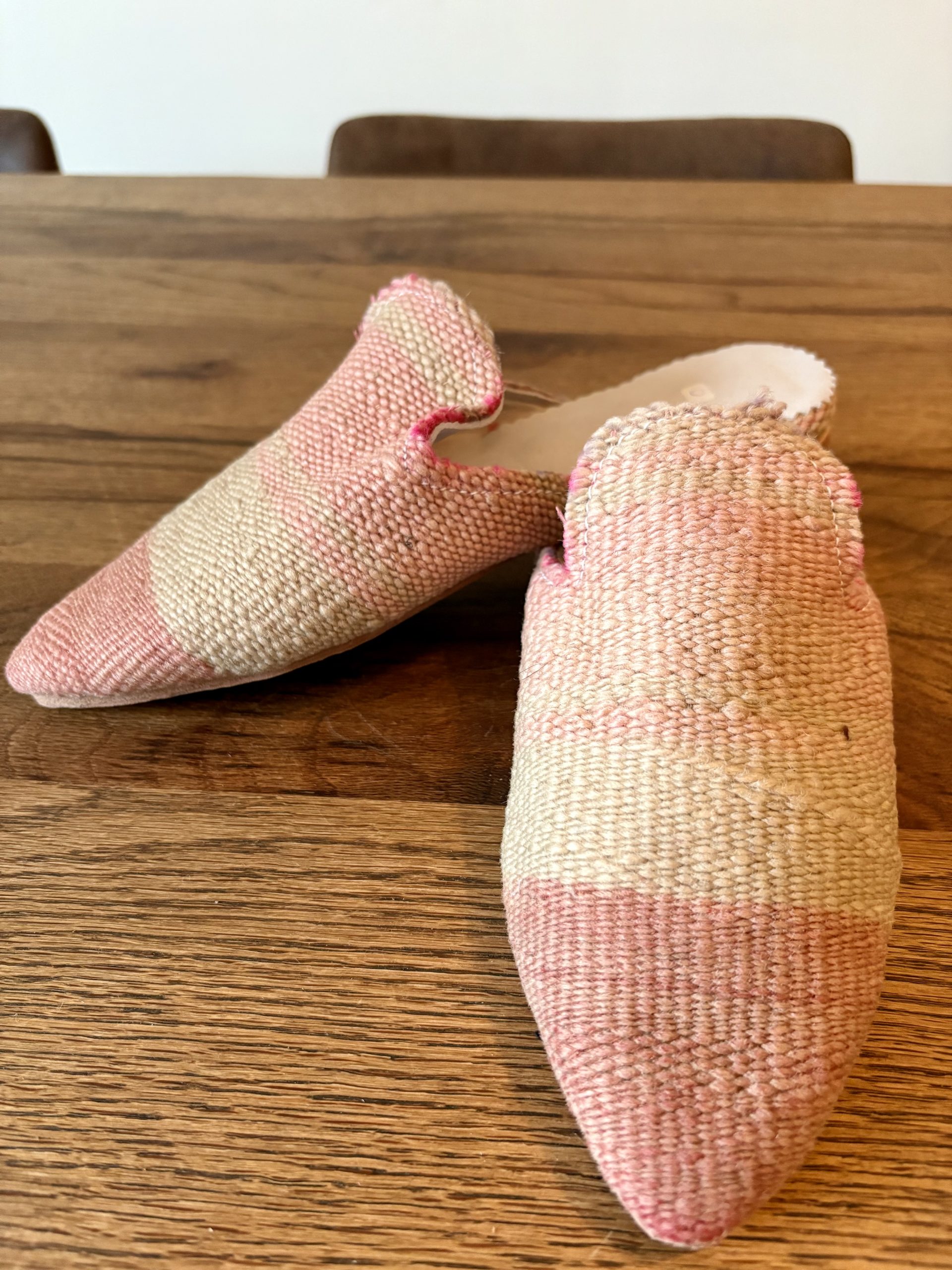 Babouche marocaine en laine coloré avec semelle en cuir - Orange Rose