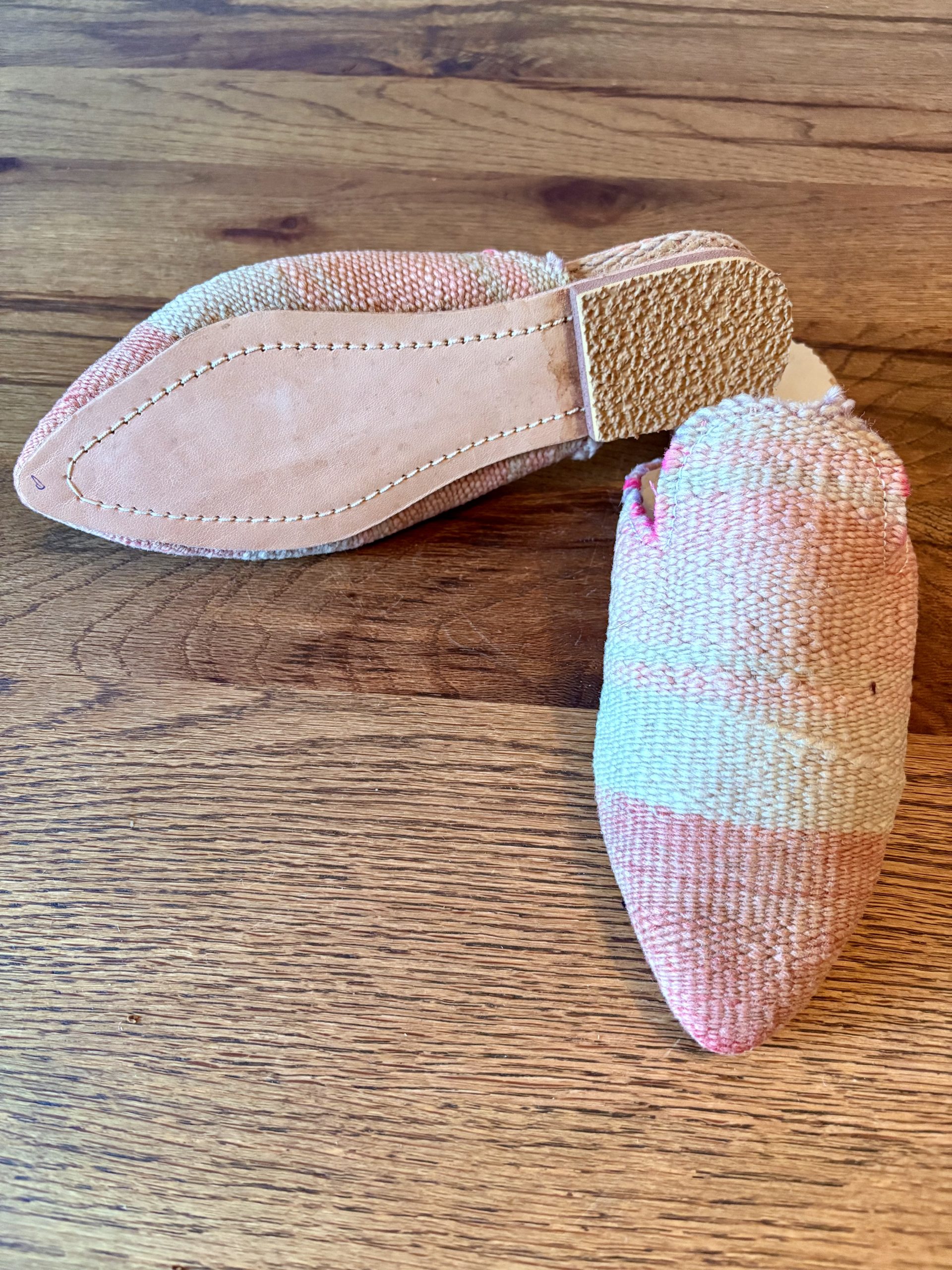 Babouche marocaine en laine coloré avec semelle en cuir - Orange Rose