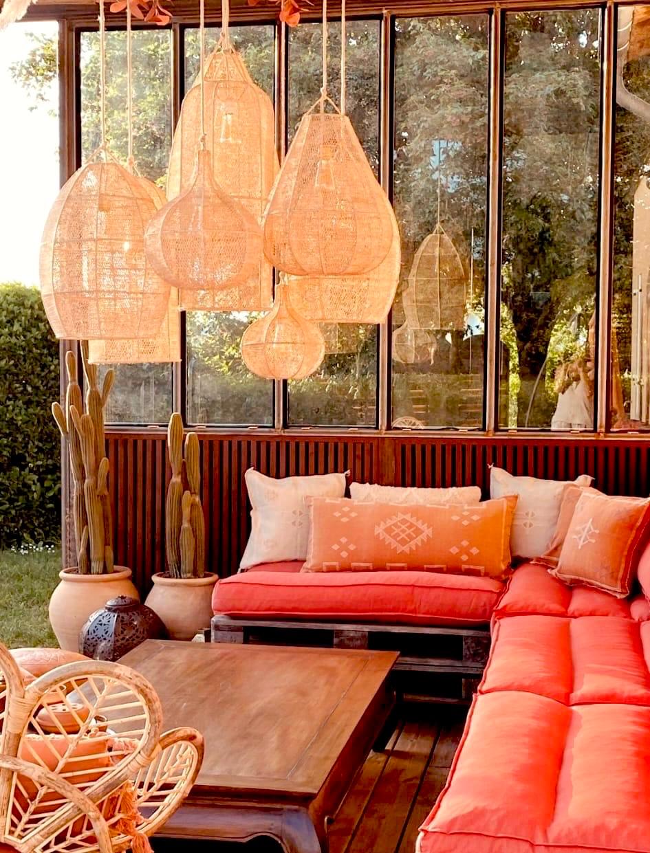 COMPOSITION DE SUSPENSIONS MAROCAINES EN DENTELLE DE RAPHIA