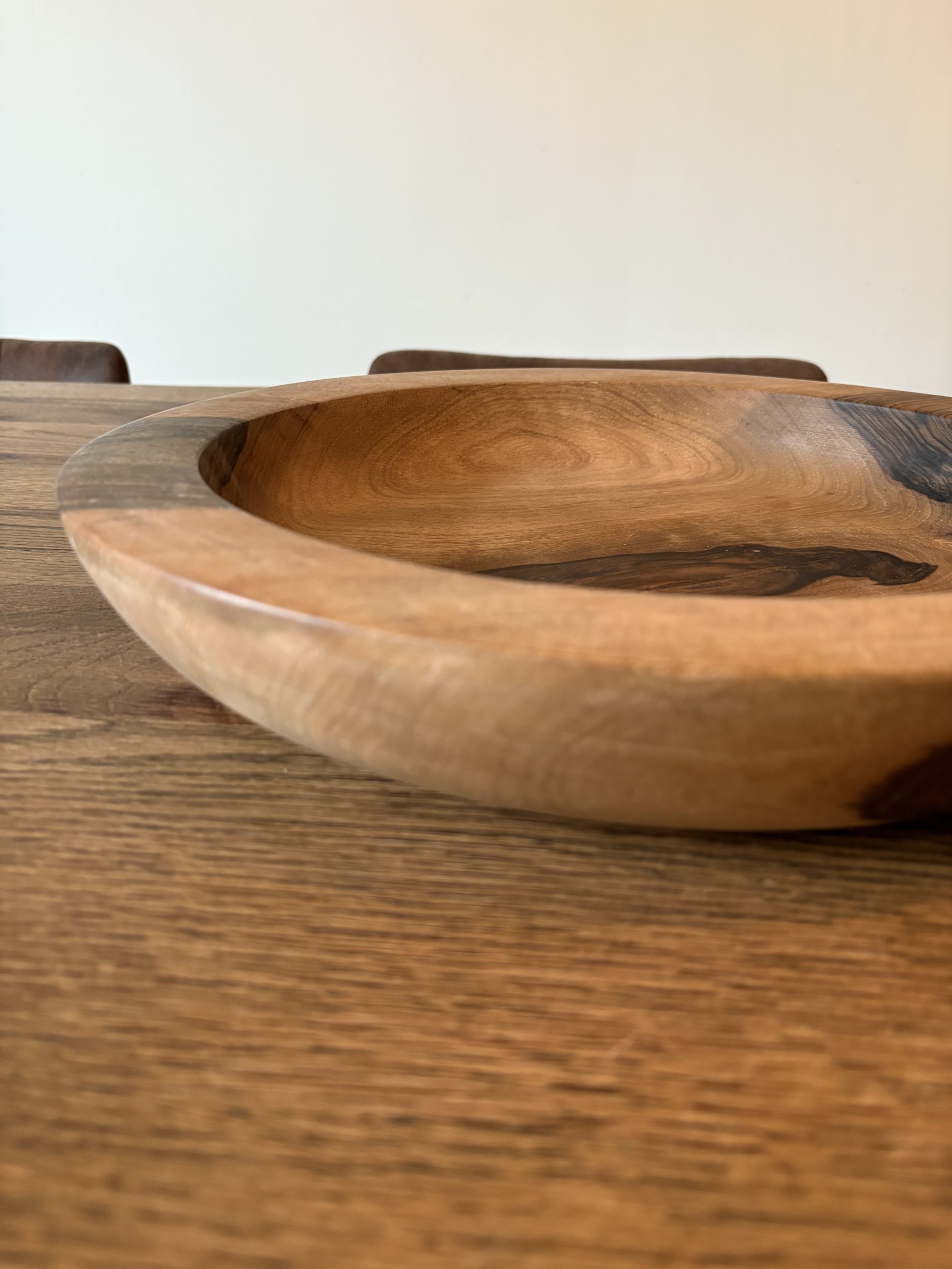 Grand plat en noyer marocain