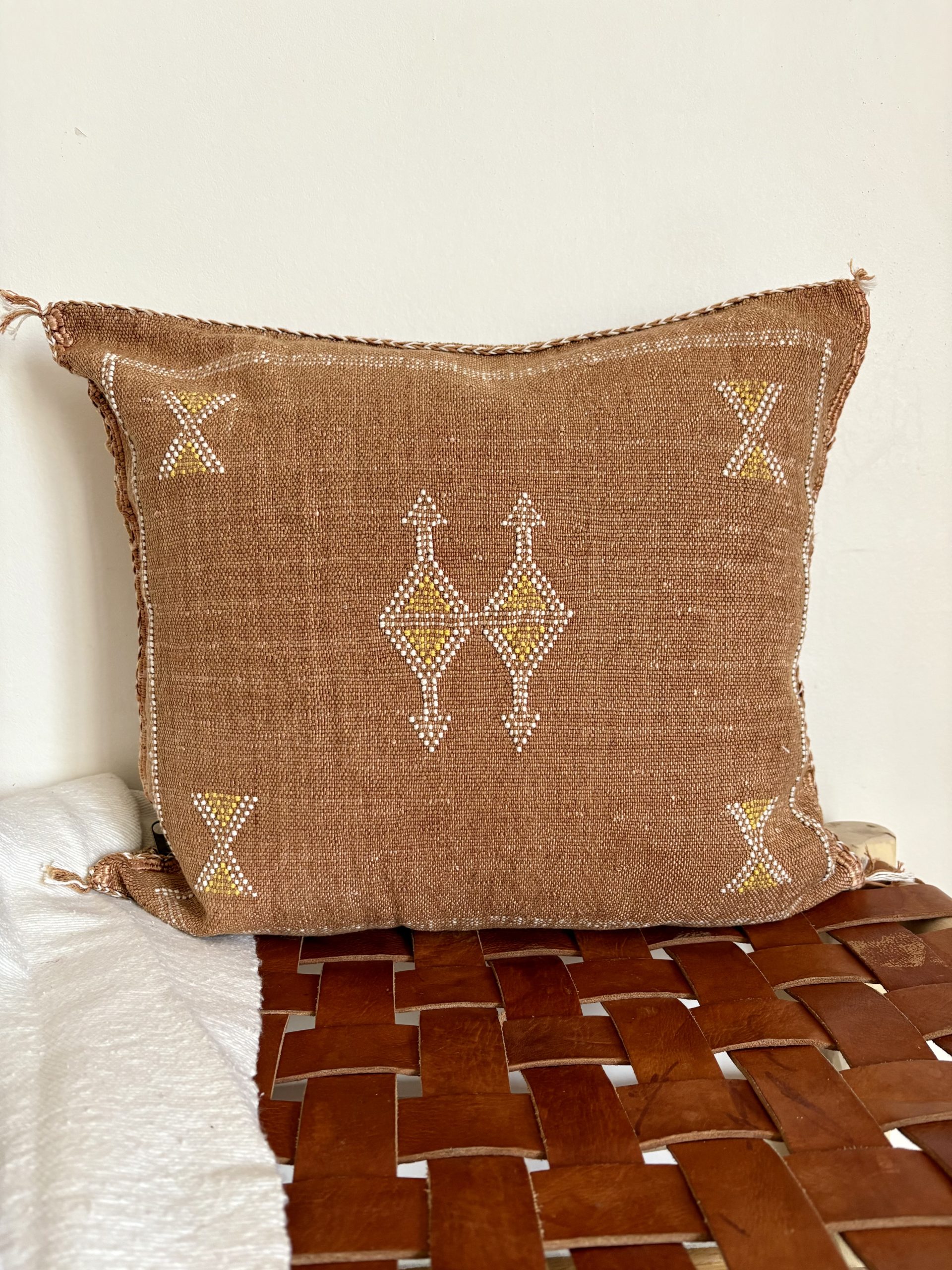 HOUSSE DE COUSSIN MAROCAIN SABRA MARRON 50x50