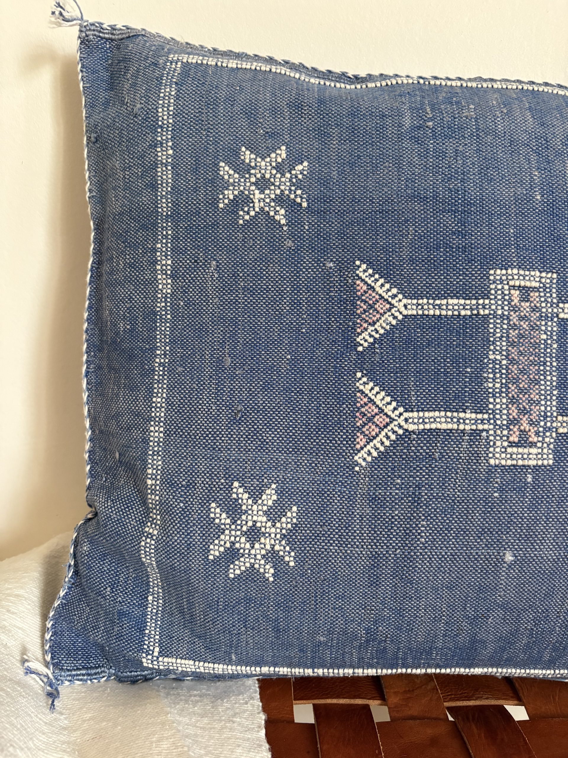 HOUSSE DE COUSSIN MAROCAIN SABRA BLEU 50x50