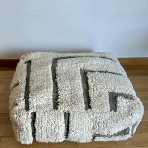 Pouf marocain carré en tissu laine blanc écru 65x65cm
