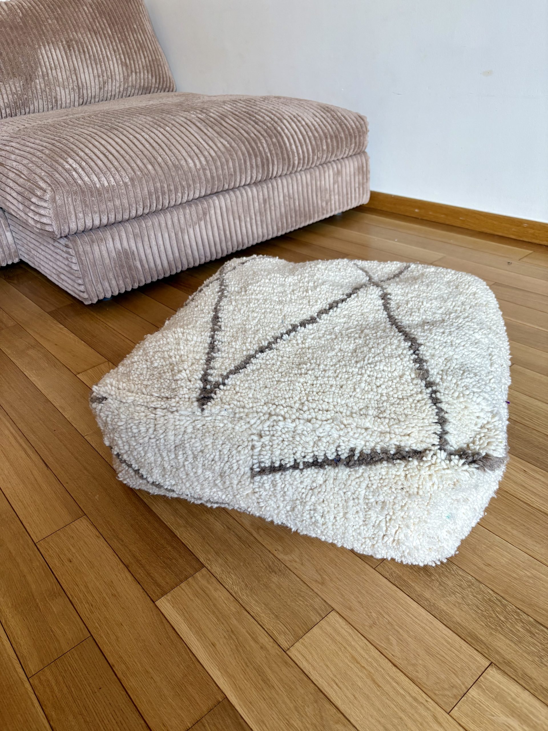 Pouf marocain carré en tissu laine blanc écru 65x65cm