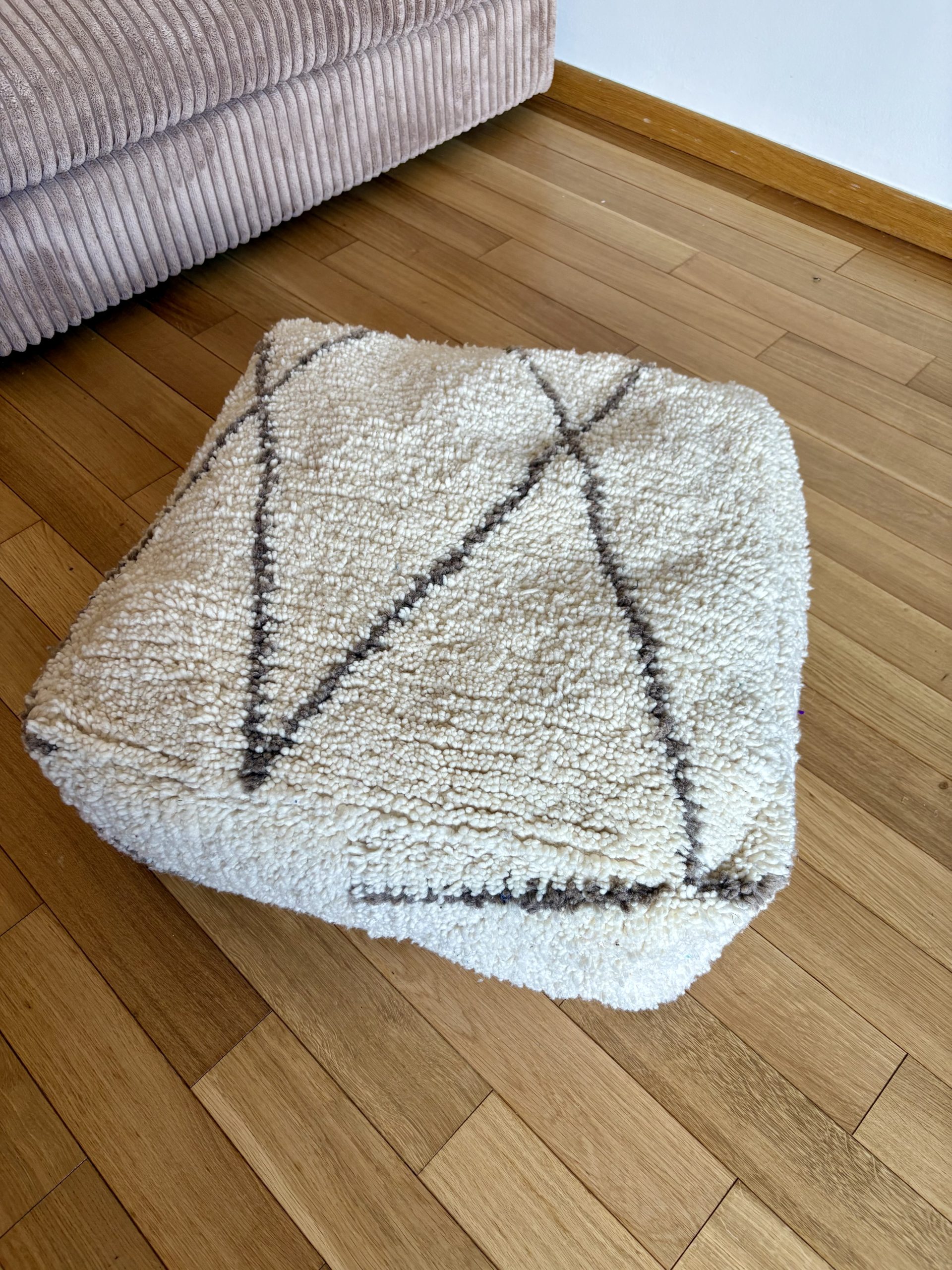 Pouf marocain carré en tissu laine blanc écru 65x65cm