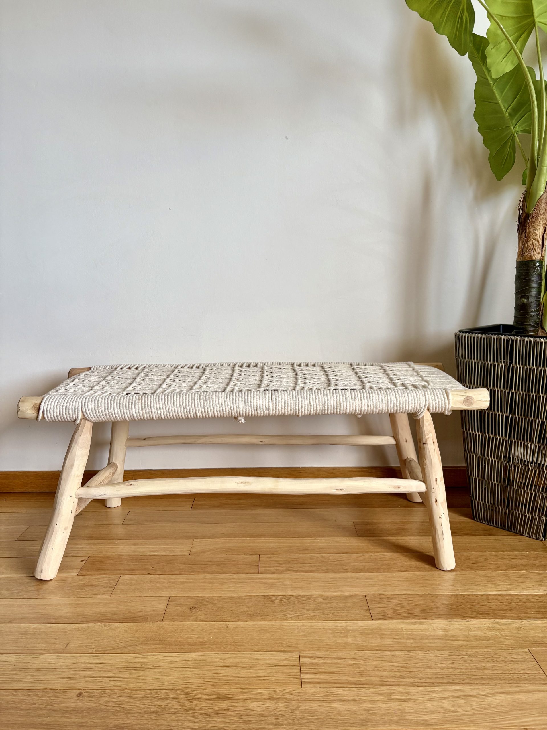 Banc marocain en bois et tressage en corde blanche 100cm