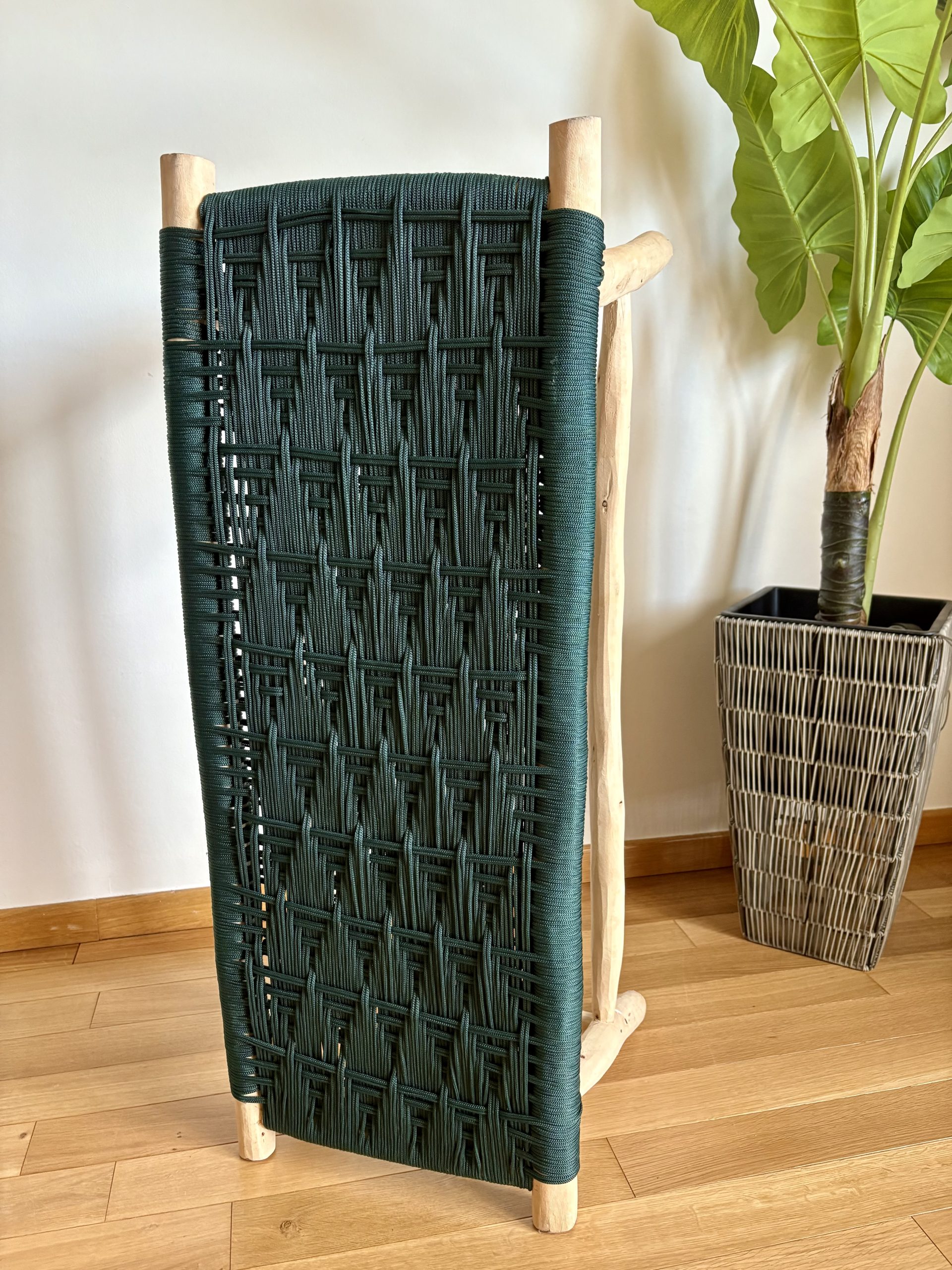 Banc marocain en bois et tressage en fil coloré vert sapin 100cm