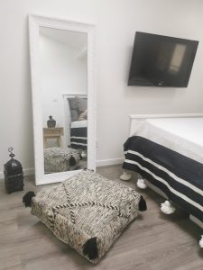 Photo pouf marocain dans une chambre - Inspiration Berbere