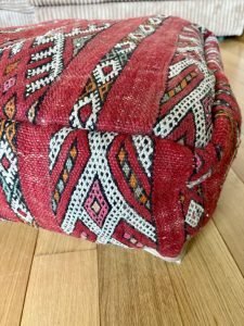 Photo pouf marocain rouge - Inspiration Berbere