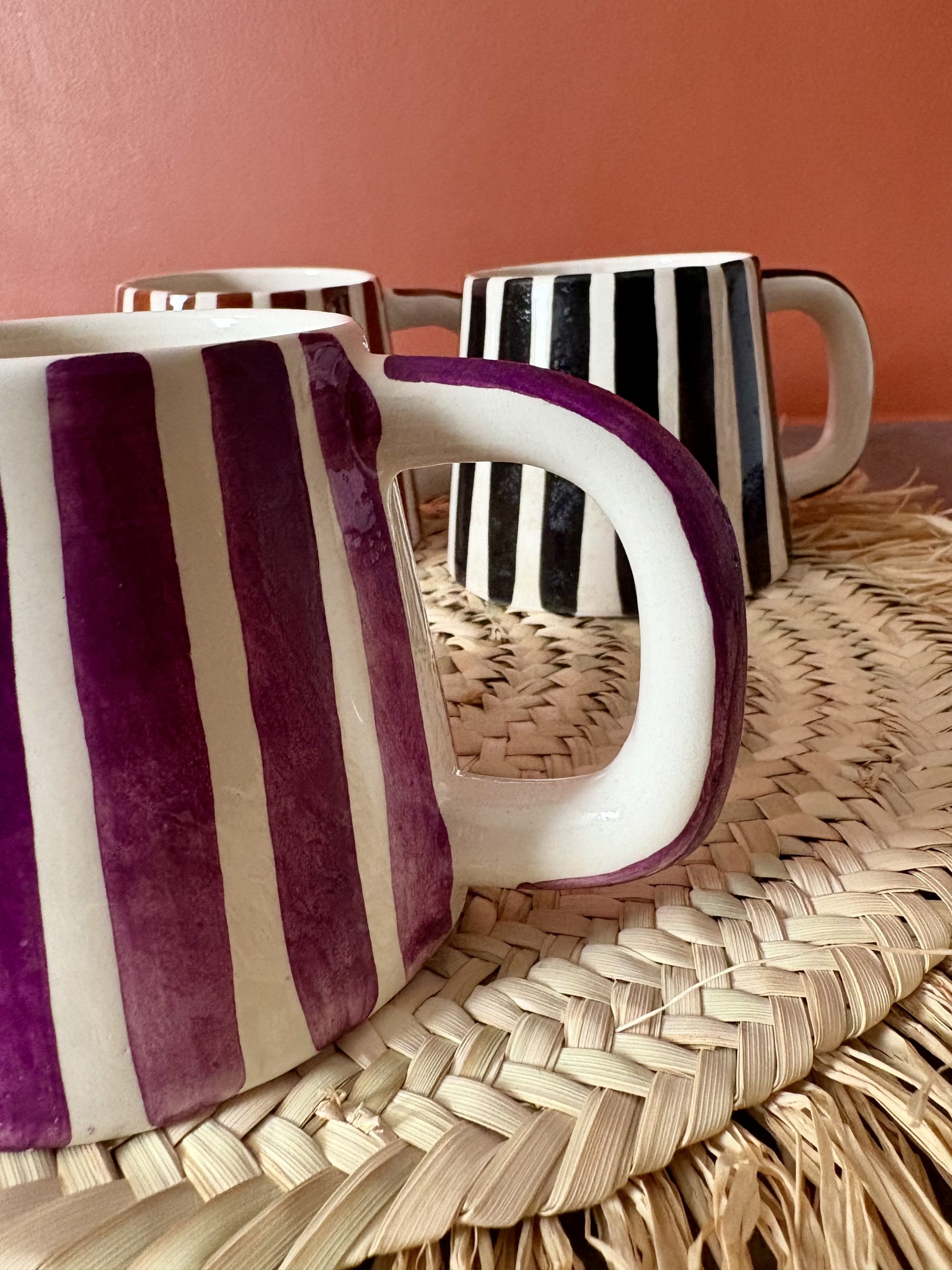 MUG MAROCAIN RAYÉ VIOLET CLAIR FAIT MAIN – Image 3