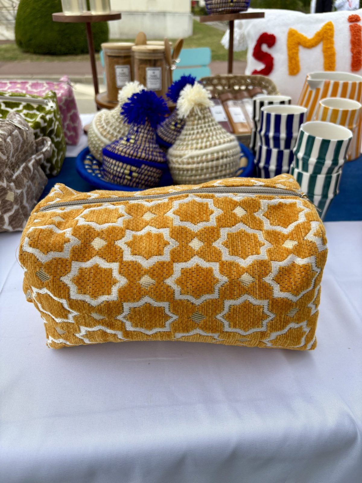 Trousse de toilette Maroc femme – Tissu motif asymétrique jaune