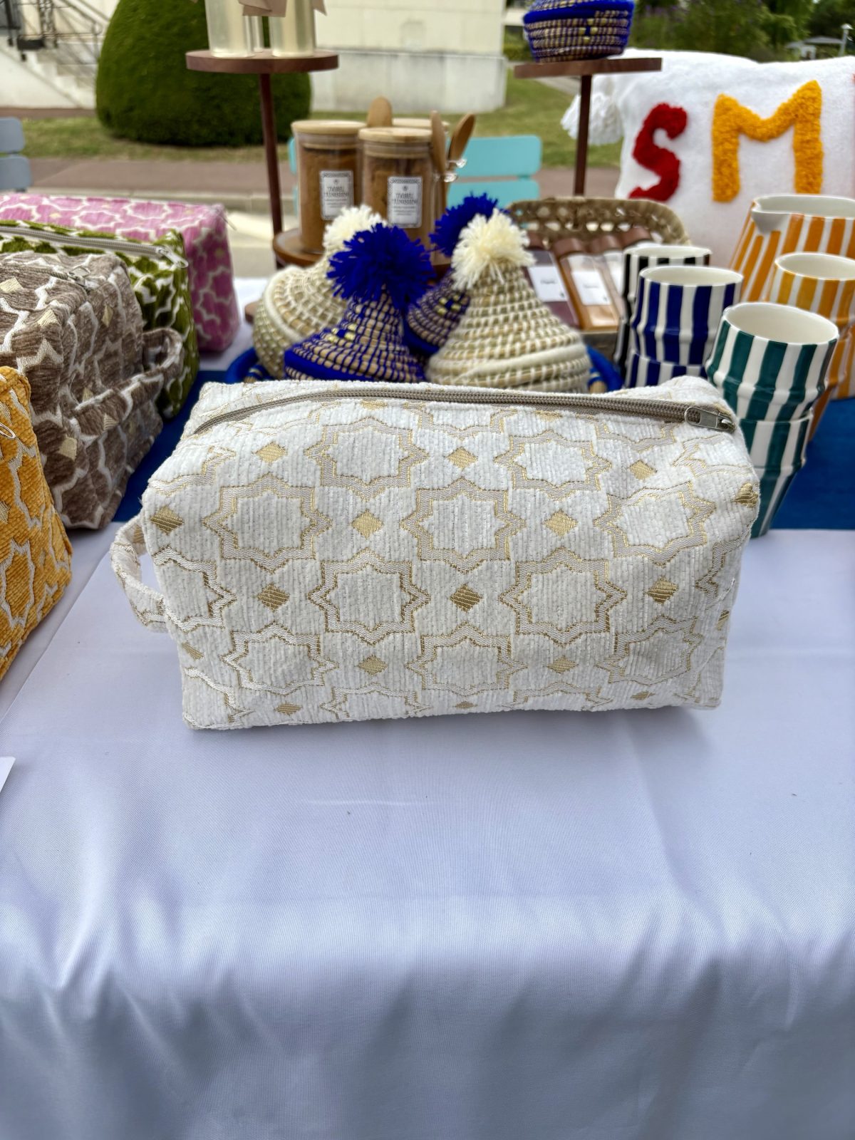 Trousse de toilette Maroc femme – Tissu motif asymétrique blanc