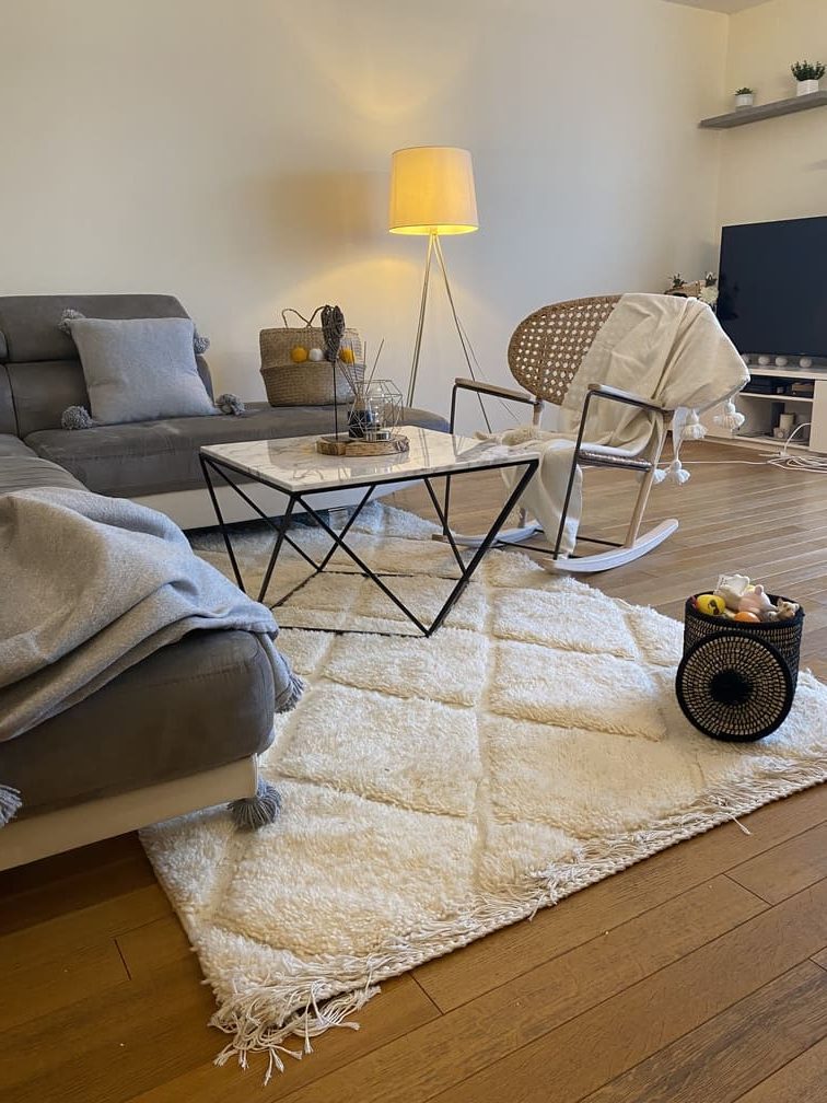 Décoration cocooning dans une ambiance marocaine, salon chaleureux en matières naturelles